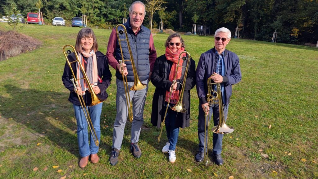 Posaunen: Martina, Philipp, Jenny, Gerhard (von links nach rechts)